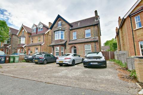 Flat 3, 2 Hawes Road, Bromley, BR1 3JR