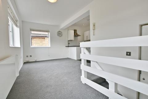 Flat 3, 2 Hawes Road, Bromley, BR1 3JR