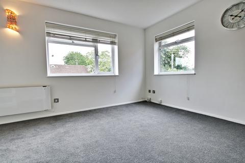 Flat 3, 2 Hawes Road, Bromley, BR1 3JR