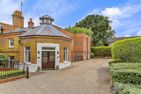 2 bedroom ground floor maisonette for sale, Addington Road, South Croydon, Surrey