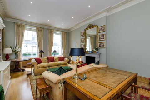 4 bedroom maisonette to rent, West Halkin Street, Belgravia, London, SW1X