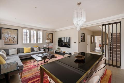 3 bedroom flat for sale, Mallord Street, London, SW3