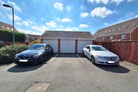 49 Walsingham Drive, Nuneaton, CV10 7RW