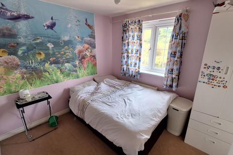 49 Walsingham Drive, Nuneaton, CV10 7RW
