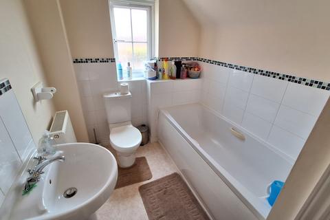 49 Walsingham Drive, Nuneaton, CV10 7RW