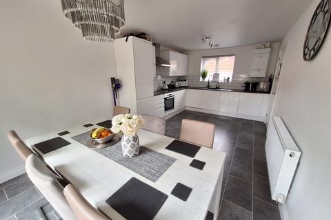 3 bedroom detached house for sale, Silverbirch Close Hartshill Nuneaton CV10 0XW