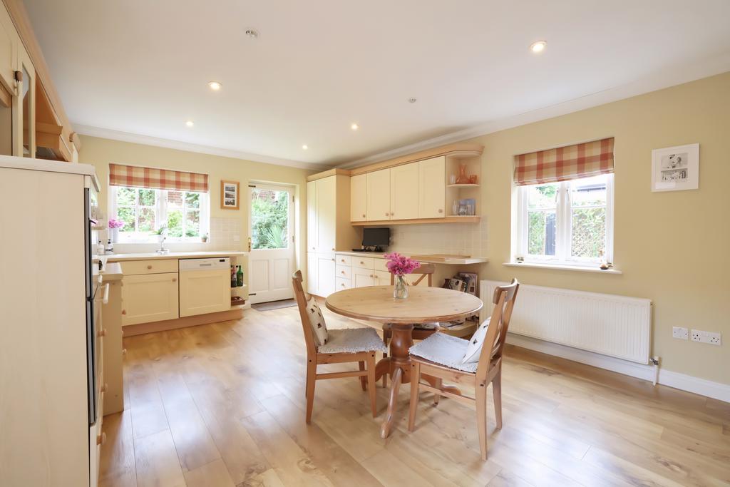 Kitchen/Breakfast Room