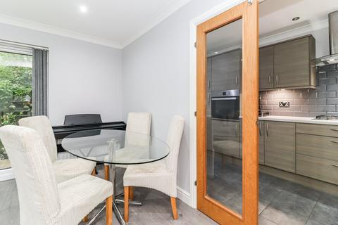 2 bedroom flat for sale, Metropolitan Place, Watford, Hertfordshire, WD18