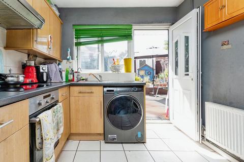 82 Carroll Close, Newport Pagnell, MK16 8QH