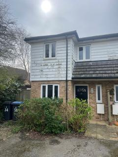 2 bedroom semi-detached house to rent, Ravenscourt Road, Deal CT14