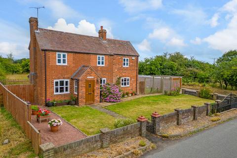 4 bedroom detached house for sale, Hillend Road Twyning Tewkesbury, Gloucestershire, GL20 6DW