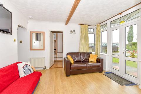 7 Links Crescent, St Marys Bay, Romney Marsh, TN29 0RS