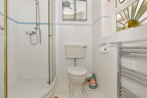 7 Links Crescent, St Marys Bay, Romney Marsh, TN29 0RS