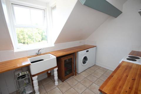 3 bedroom flat to rent, Main Street, Ash TA12