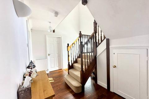 3 Buswell Close, Weedon, Northampton, NN7 4QE
