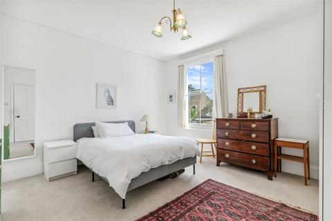 33 Norman Avenue, Twickenham, TW1 2LY
