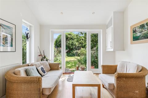 33 Norman Avenue, Twickenham, TW1 2LY
