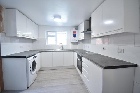 3 bedroom terraced house to rent, Fotheringham Road, Enfield, Greater London, EN1