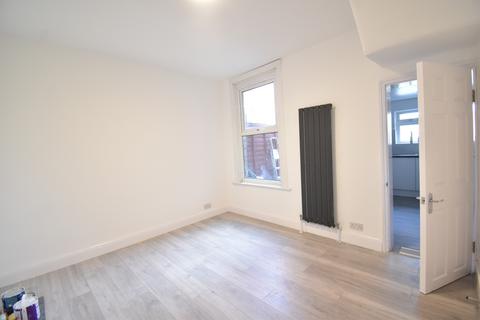 3 bedroom terraced house to rent, Fotheringham Road, Enfield, Greater London, EN1