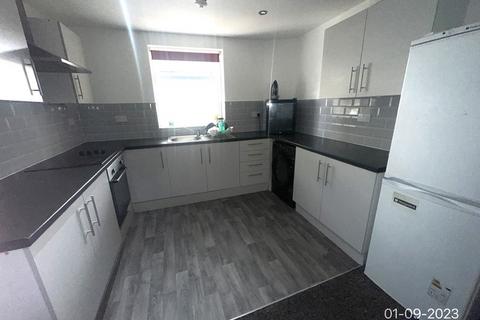 3 bedroom flat to rent, Albany Road, Cathays, Cardiff