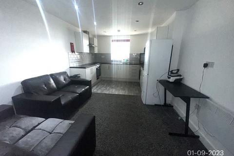 3 bedroom flat to rent, Albany Road, Roath, Cardiff
