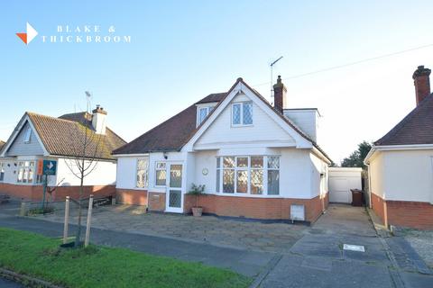 3 bedroom chalet for sale, Cliff Road, Holland-on-Sea