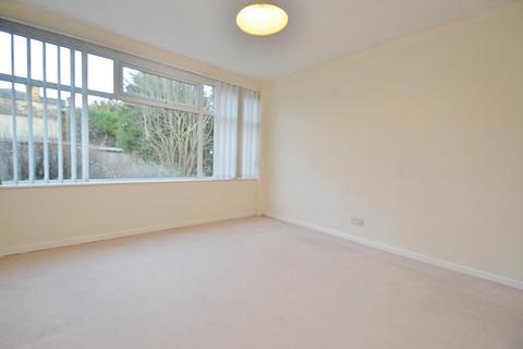 2 bedroom flat to rent, Hillside Court, Hawkhills, Leeds LS7