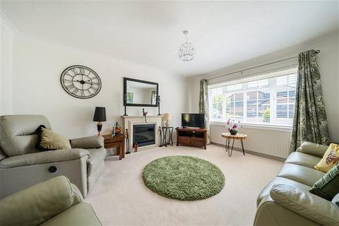 3 bedroom detached house for sale, Rapley Avenue, Storrington, West Sussex, RH20