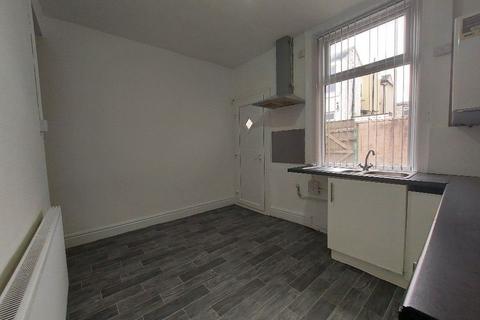 2 bedroom terraced house to rent, Willis Street, Burnley BB11