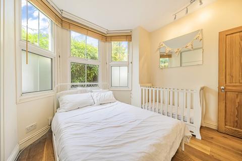 2 bedroom maisonette to rent, Borough Road, Kingston, KT2
