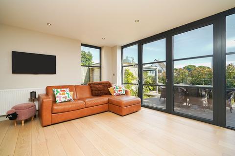 26 Chaddesden Close, Dronfield Woodhouse, Dronfield, S18 8QL
