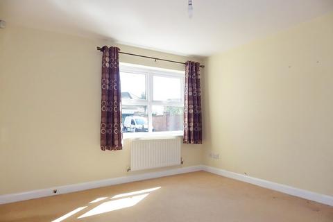 3 bedroom semi-detached house to rent, Standfield Close, Aylesbury HP19