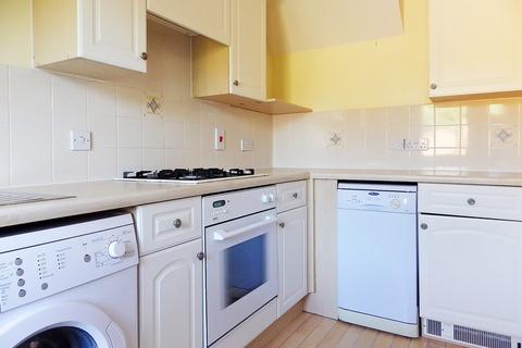 3 bedroom semi-detached house to rent, Standfield Close, Aylesbury HP19