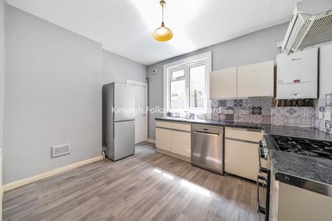 2 bedroom flat to rent, Netherfield Road Tooting SW17