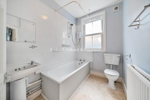 2 bedroom flat to rent, Netherfield Road Tooting SW17