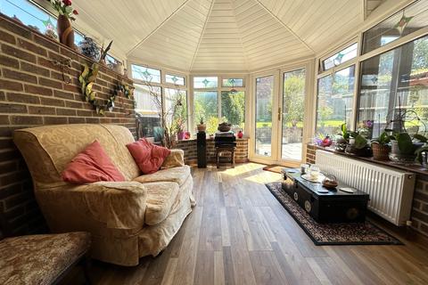 11 Forest Lane Close, Liphook, GU30 7PA