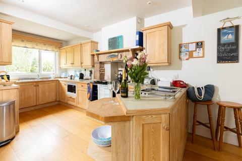 10 Grove Hill, St Mawes, Truro, TR2 5BJ