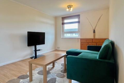 2 bedroom flat to rent, Cornhill Gardens, Aberdeen AB16