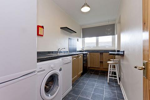 2 bedroom flat to rent, Cornhill Gardens, Aberdeen AB16