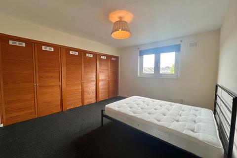 2 bedroom flat to rent, Cornhill Gardens, Aberdeen AB16