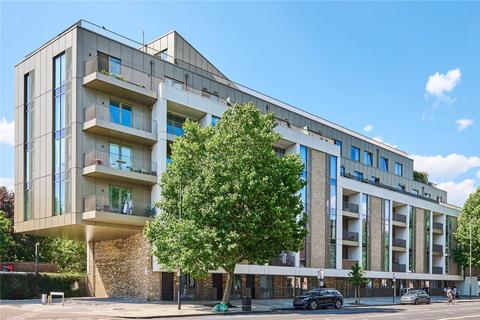 3 bedroom flat for sale, Balham High Road, London, SW17