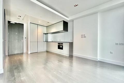 Studio to rent, Amory Tower, London E14