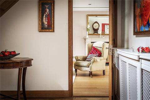 1 Highlands Park, Leatherhead, KT22 8PY