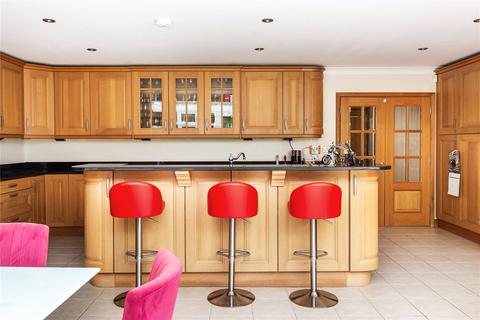 1 Highlands Park, Leatherhead, KT22 8PY