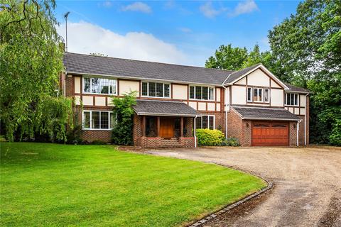 1 Highlands Park, Leatherhead, KT22 8PY