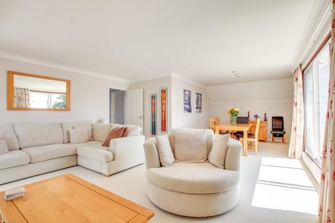 3 bedroom apartment for sale, Wortley Road, Highcliffe, Christchurch, BH23