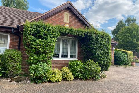 3 bedroom detached house to rent, Off Northumberland Road, Leamington Spa, CV32