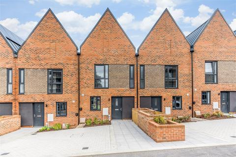 3 bedroom terraced house for sale, Mayfly Close, Canterbury, Kent