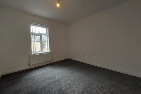 2 bedroom terraced house to rent, Reed Street, Burnley BB11