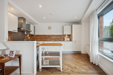 1/4, 1 Meadowside Quay Square, Glasgow, G11 6BS